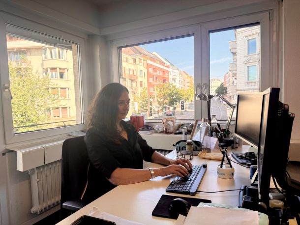 Mit Online-PR KI-Sichtbarkeit aufbauen – Wir beraten Unternehmen zu GEO Massnahmen – Kontx PR-Agentur Schweiz